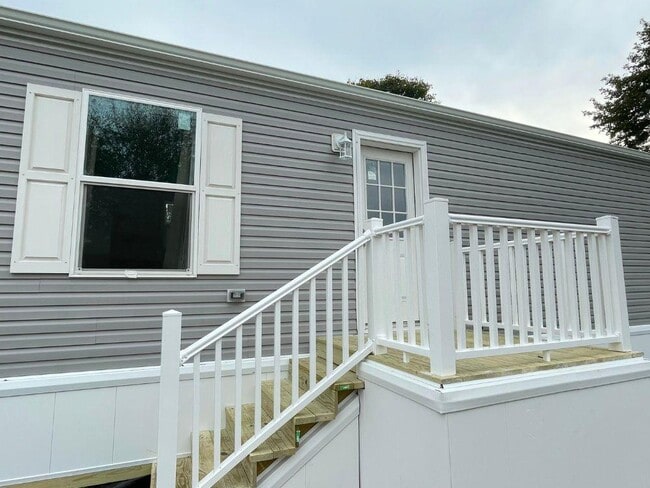 Building Photo - 8740 Breinig Run Cir