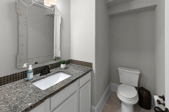 Building Photo - 508 Hidden Creek Way