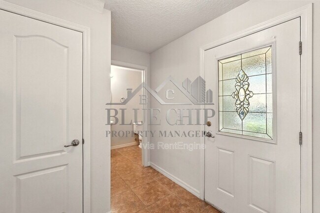 Building Photo - 13800 Golden Russet Dr