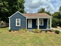 Building Photo - Nature Lovers - 3 Bed, 1 Bath Home w/ 1 Car Garage Close to Downtown Franklin