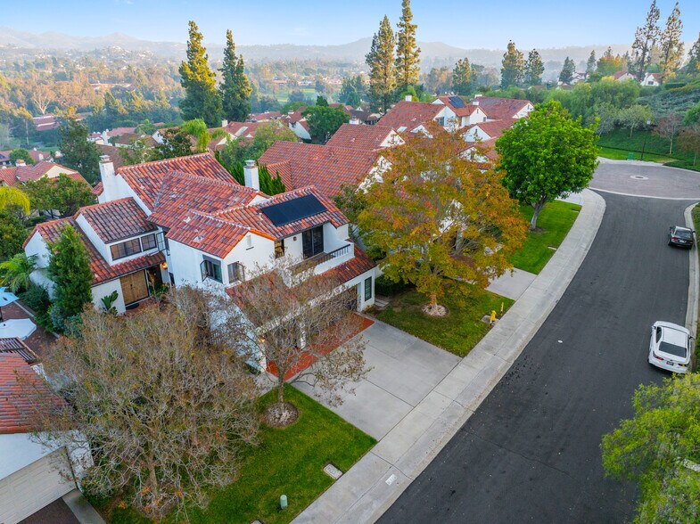 Building Photo - 17645 Rienzi Pl