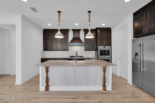 Building Photo - 299 Blue Hampton Dr