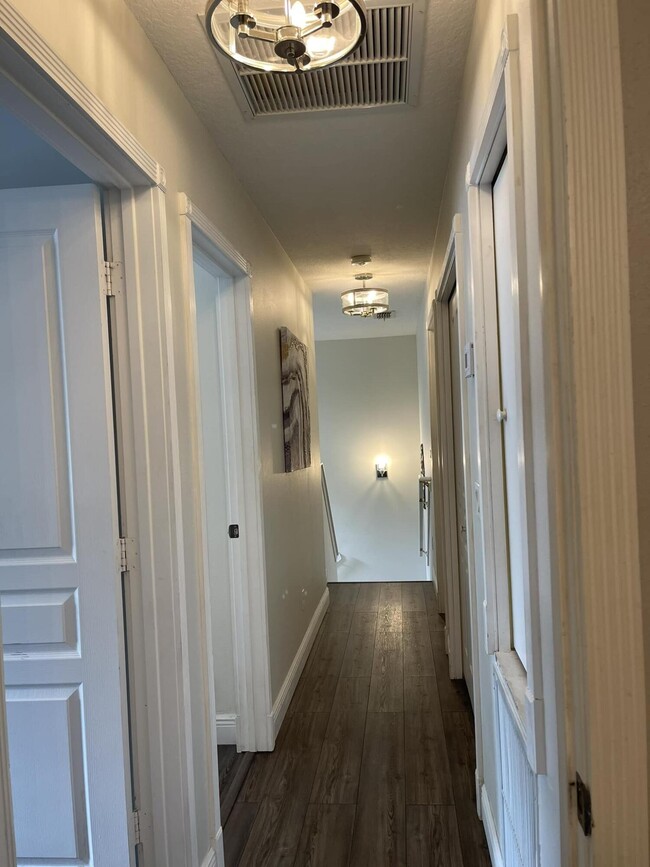 Building Photo - 672 NE Bent Paddle Ln