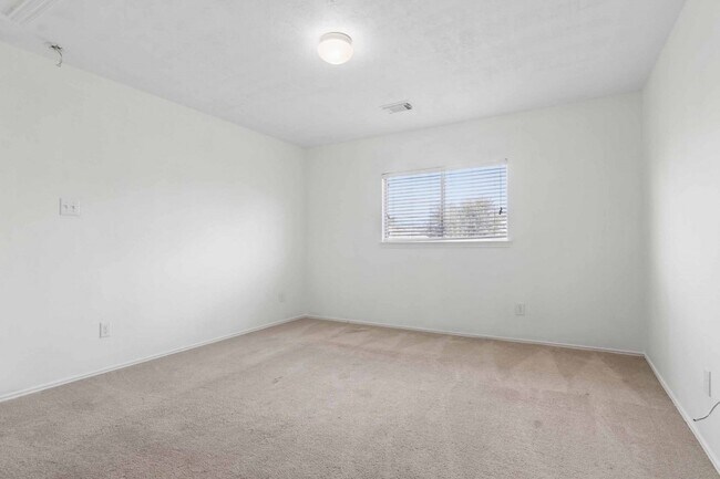 Building Photo - 10418 Iris Lake Ct