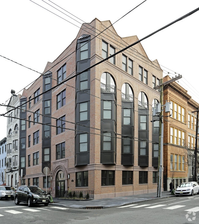 Primary Photo - Erie Street Flats