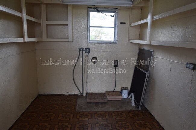 Building Photo - 1567 Longbow Dr