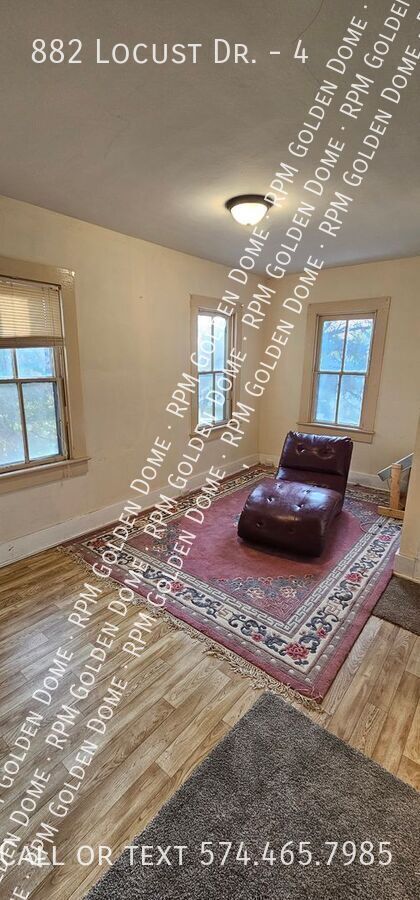 Building Photo - 882 Locust Dr