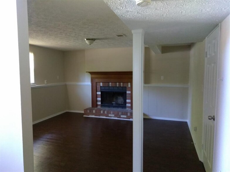 Building Photo - 5249 Martins Crossing Rd