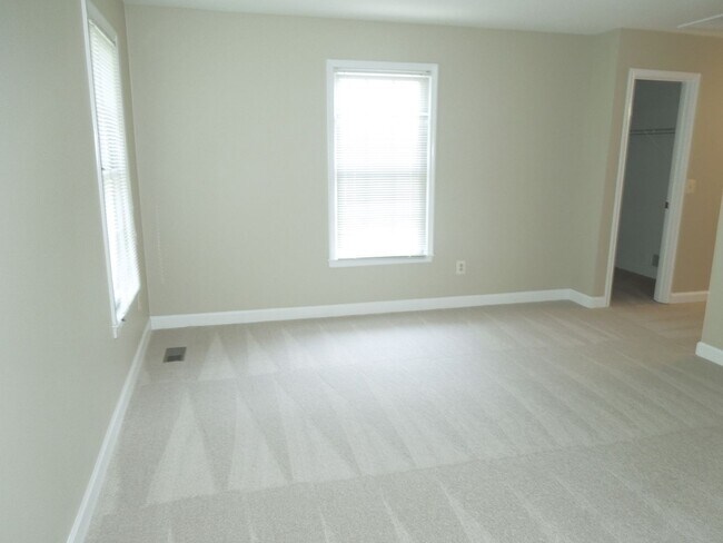 Building Photo - 1 Linden Hill Way SW