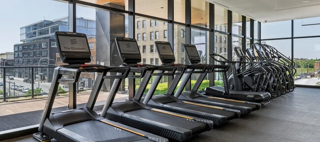 Building Photo - 225 N Elizabeth St