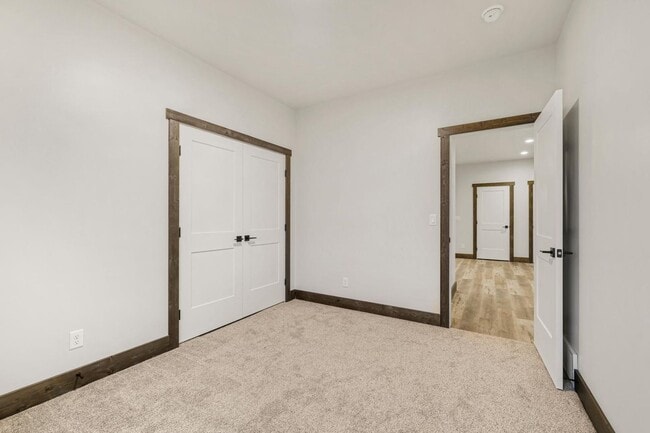 Building Photo - K288LI