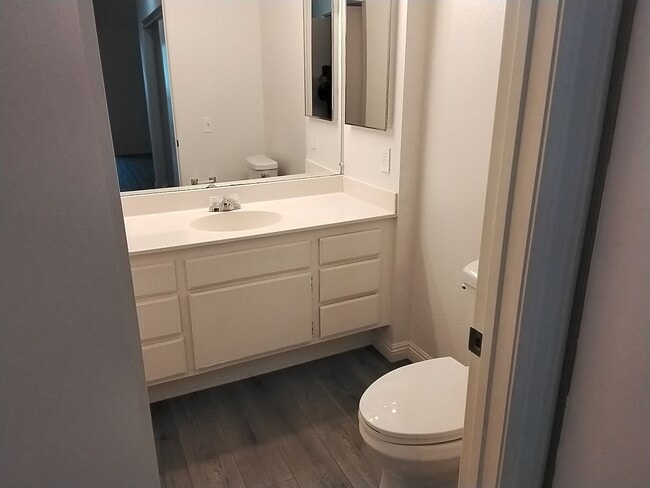 Building Photo - We know how important it is to come home to a relaxing and welcoming atmosphere! Beautiful 2 Bedr...