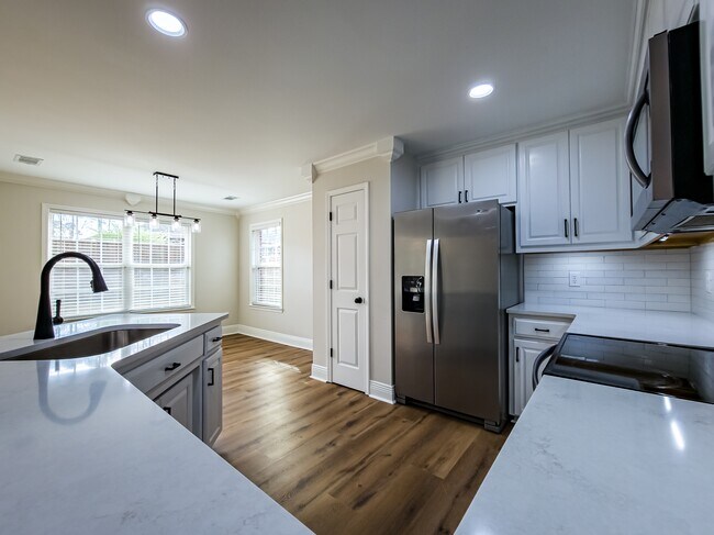 Building Photo - 105 Cypress Ridge Rd