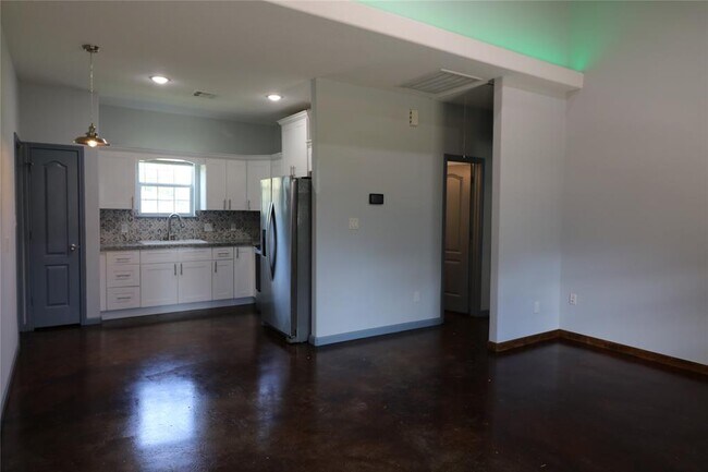 Building Photo - 8302 Park St