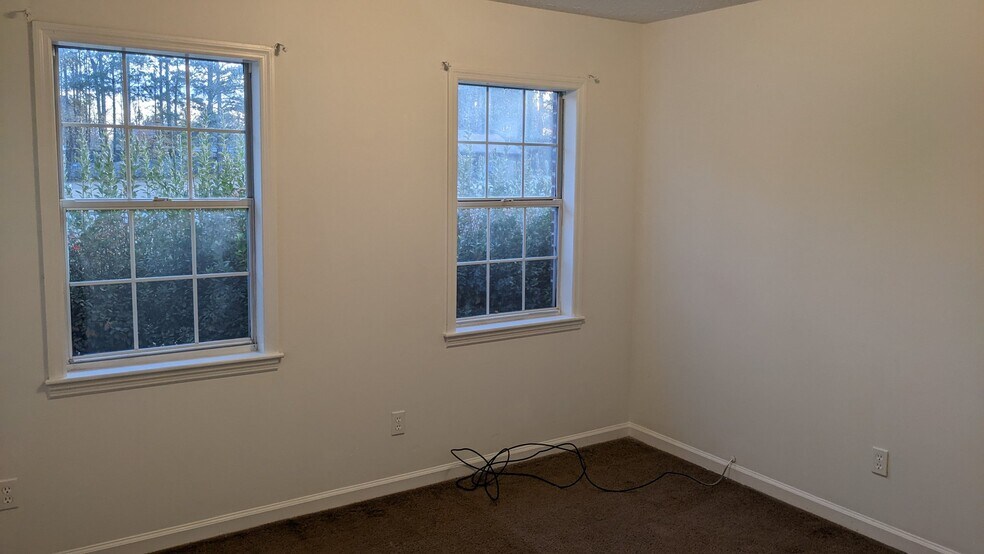 Building Photo - 110 Jay Ln