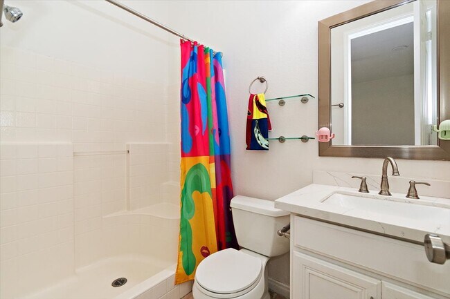 En Suite Bath - 69457 Turnberry Ct