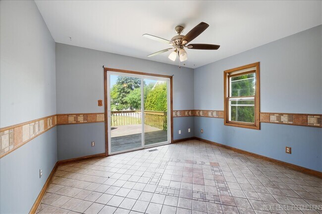 Building Photo - 13 Saddlewood Ct