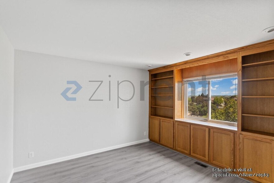 Building Photo - 1106 Lindell Dr