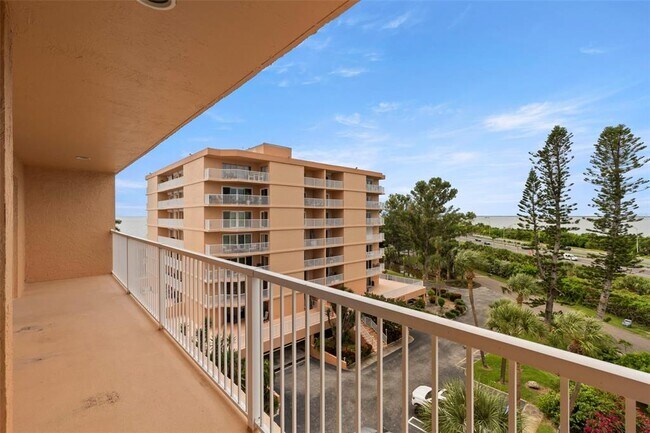 Building Photo - 7430 Sunshine Skyway Ln S