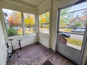 Building Photo - 1113 Drake St