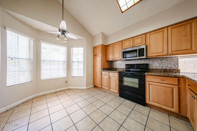 Building Photo - 3305 E Wildwood Dr