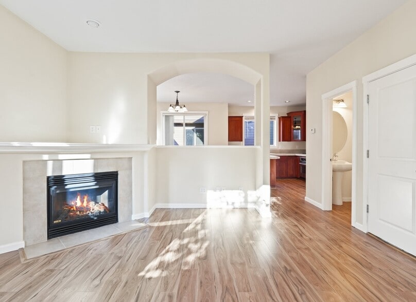 Building Photo - 1253 SW 162nd Ave