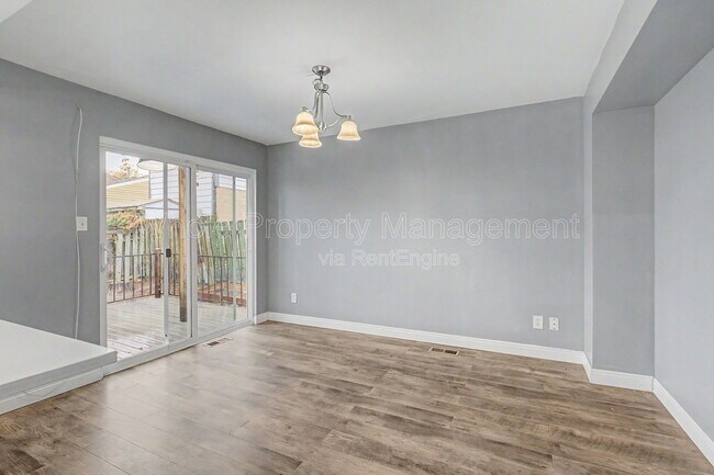 Building Photo - 11789 Pennsylvania St