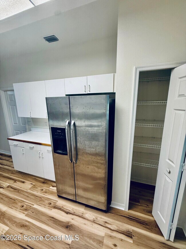Building Photo - 1686 Rustic Way