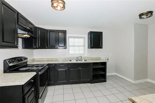 Building Photo - 639 Skipper Dr NW