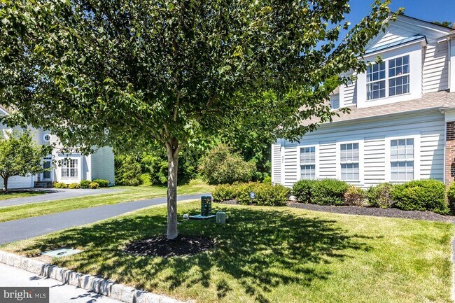 Building Photo - 684 Churchill Rd