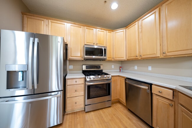 Building Photo - 4989 Archer Ln N