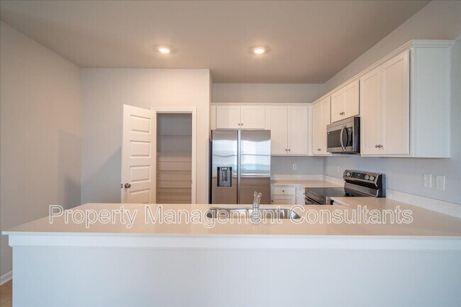Building Photo - 22772 Dashwood Ln