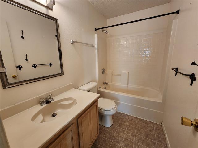 Building Photo - 3952 Thoroughbred Trail