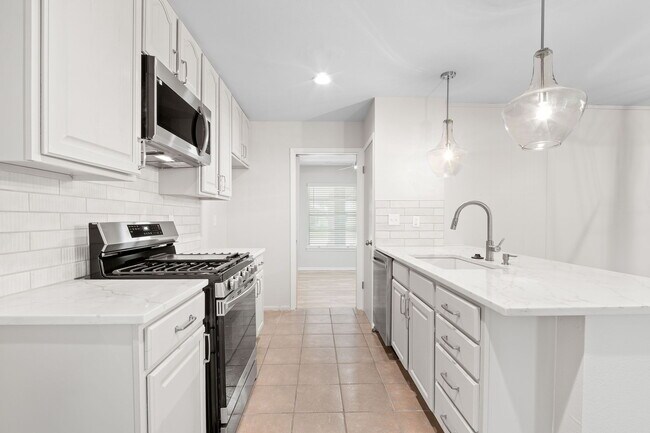Building Photo - 4134 Hunting Path