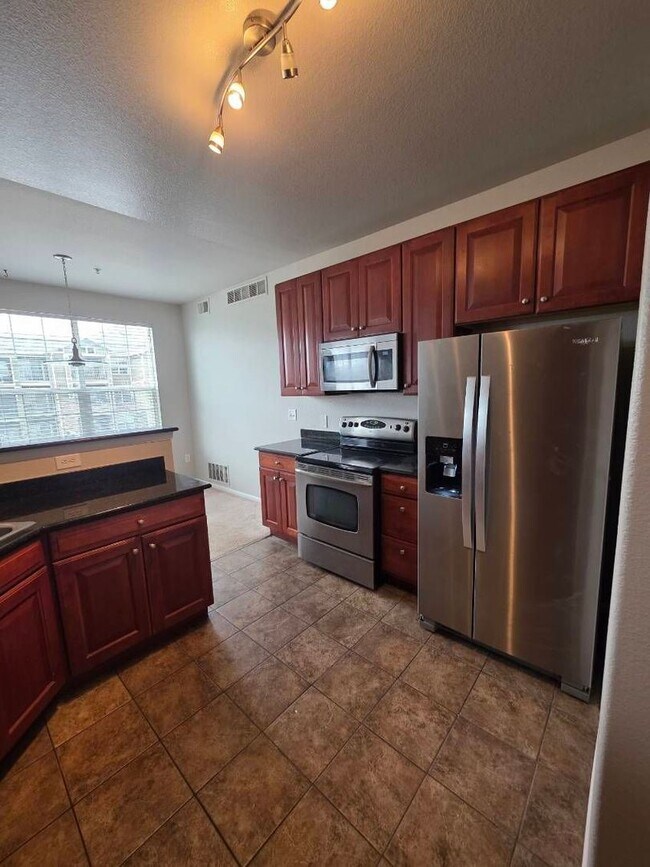 Building Photo - Beautiful, 2 bed/2 bath Condo at Blue Sky at Vista Ridge