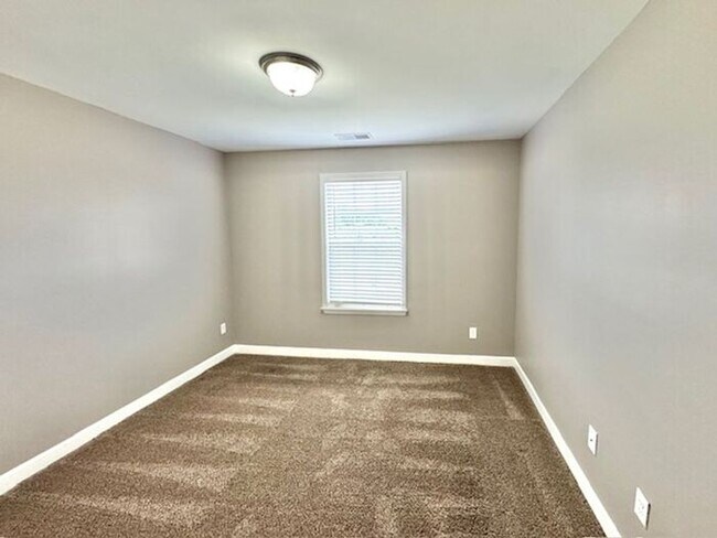 Building Photo - Now Leasing A 5 Bedroom 3 Bath Home In Olive Branch