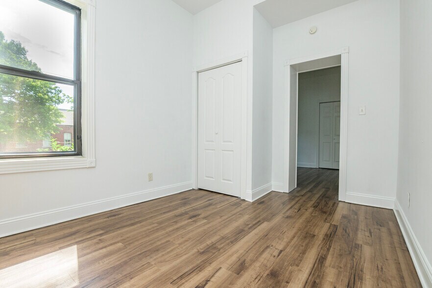 Building Photo - 1703 Carroll St