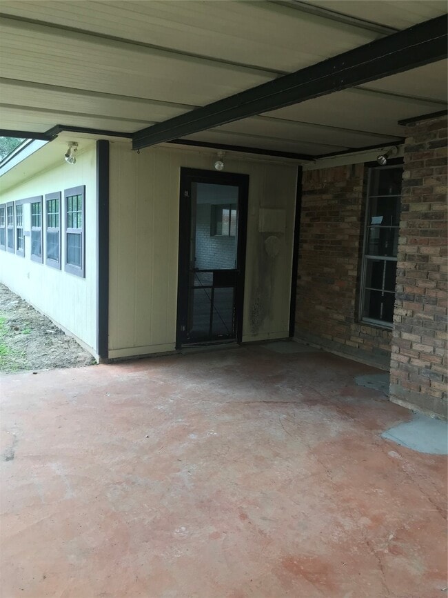 Building Photo - 121 La Laja Dr