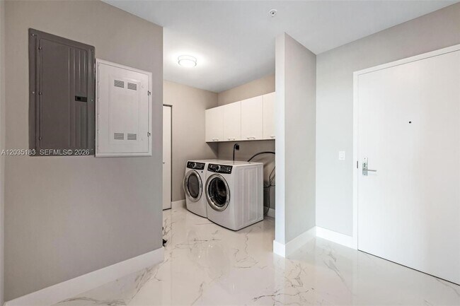 Building Photo - 330 Sunny Isles Blvd