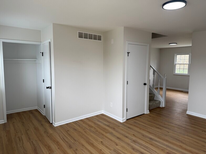 Building Photo - 951 Villa View Ct