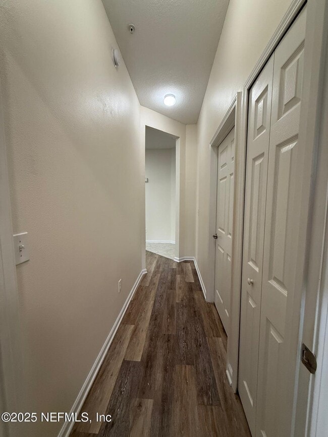 Building Photo - 7063 Deer Lodge Cir