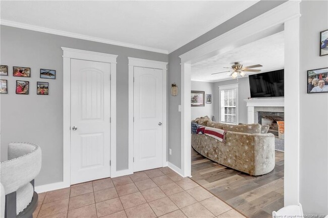 Building Photo - 6545 Ryefield Dr