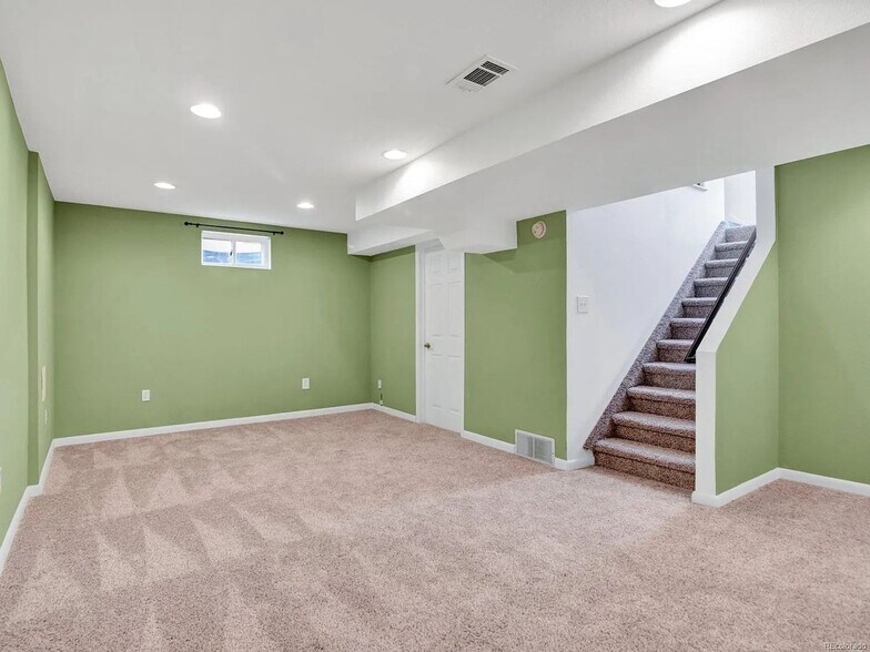 Building Photo - 10870 Carrol Ln