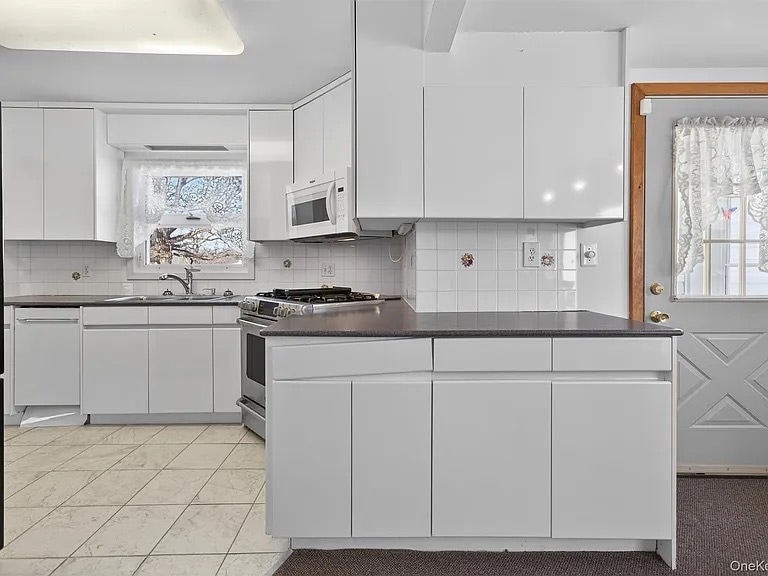 Building Photo - 2 Thomas Jefferson Pl