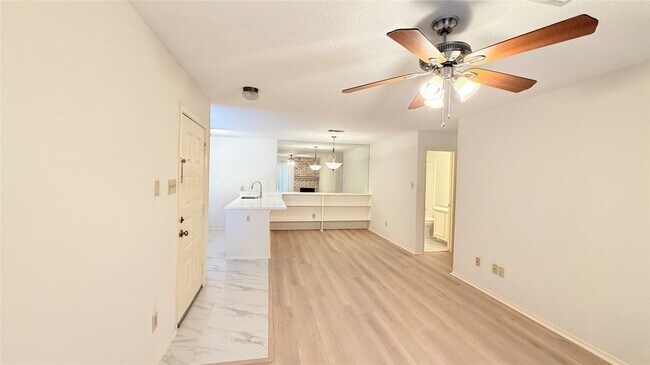 Building Photo - 10555 Turtlewood Ct