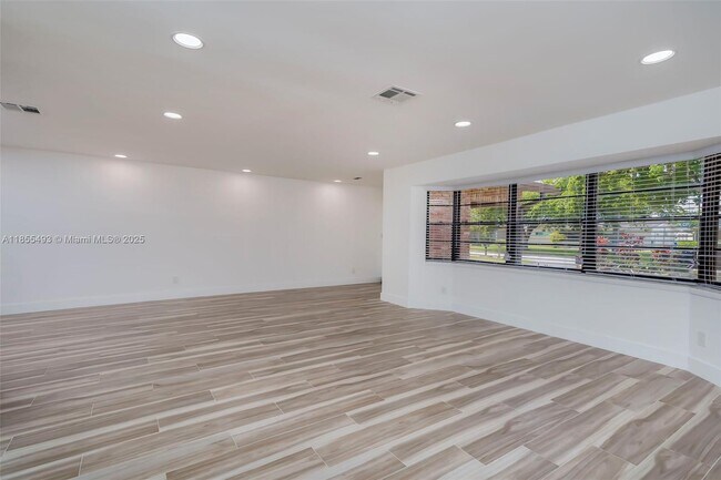 Building Photo - 6955 NW 18th St