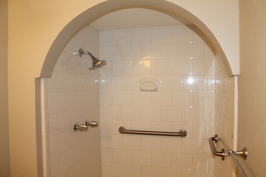 Building Photo - 4208 Arbor Dr