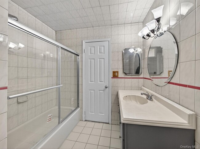 Building Photo - 69 Gerow Ave