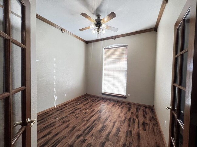 Building Photo - 113 S Mustang Rd