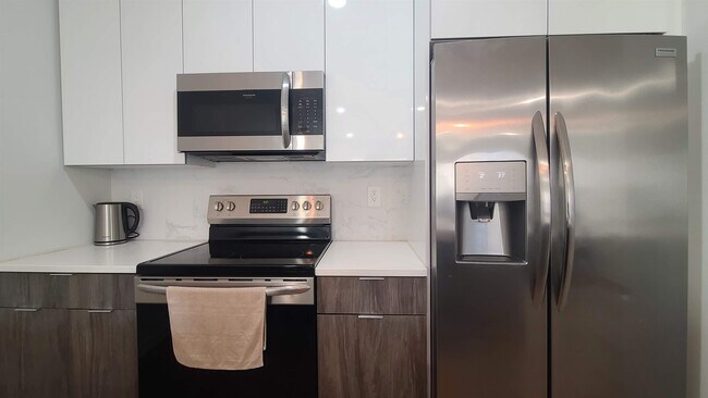 Building Photo - 111 75th St